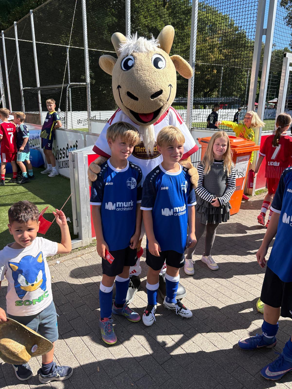 Unsere E-Junior*innen beim Geißbockturnier des 1. FC Köln 2026